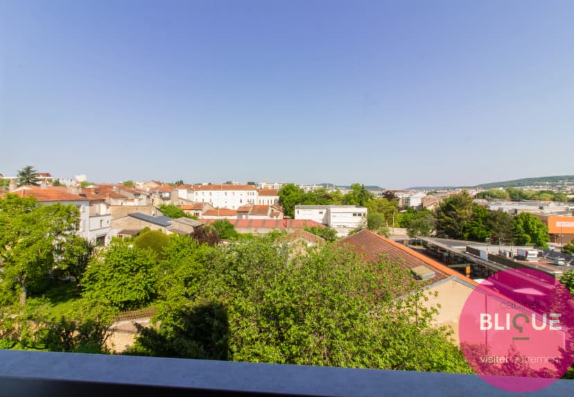 thumbnail of estate's photo