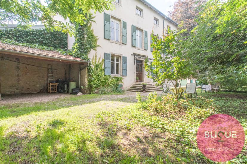 thumbnail of estate's photo