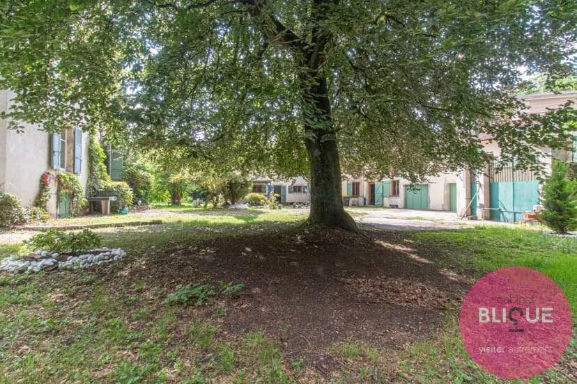 thumbnail of estate's photo