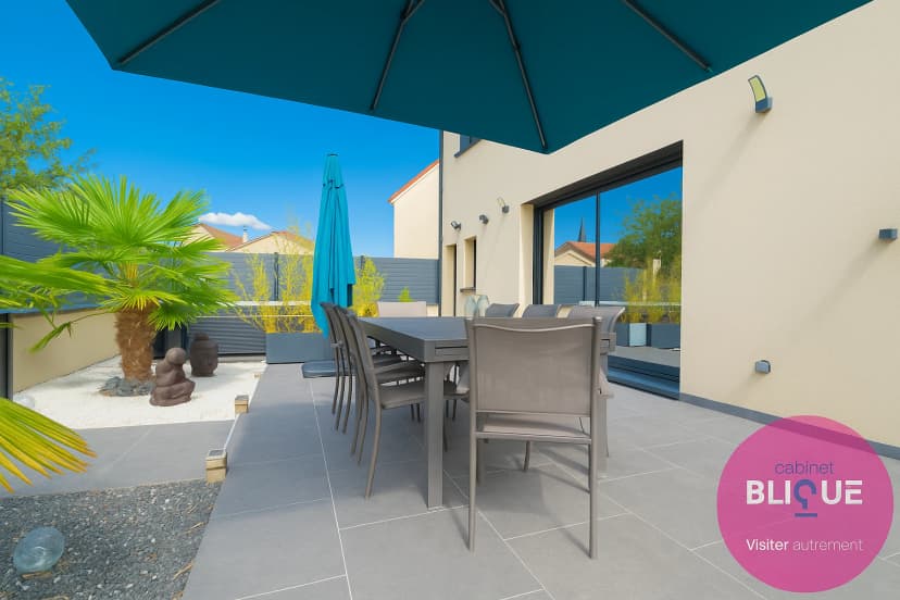 thumbnail of estate's photo