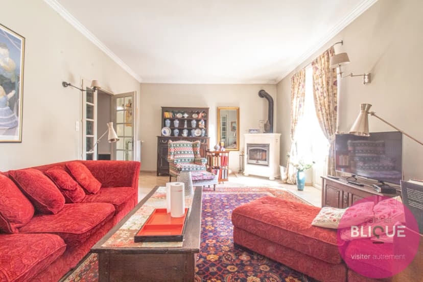 thumbnail of estate's photo