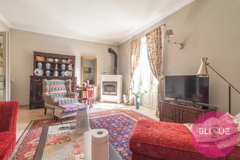 thumbnail of estate's photo