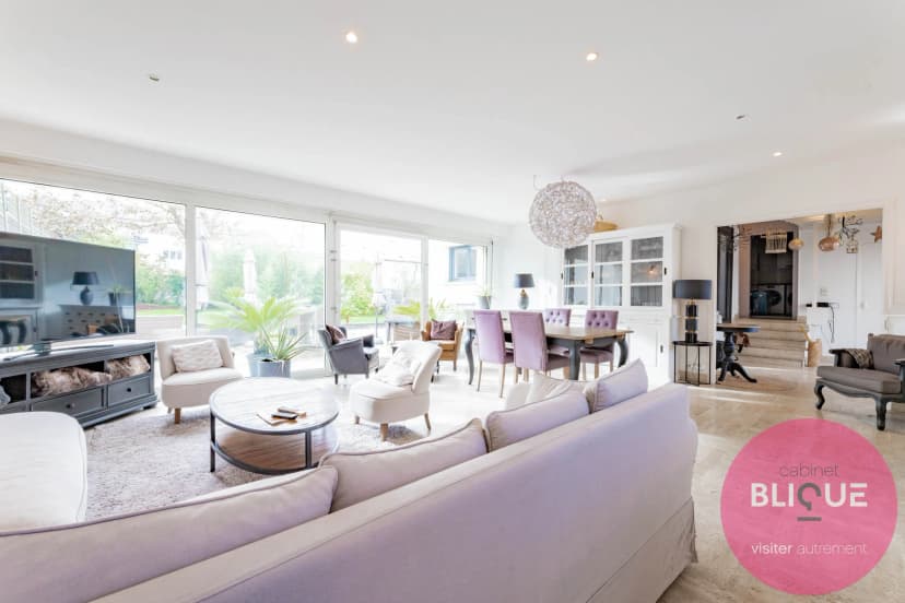 thumbnail of estate's photo