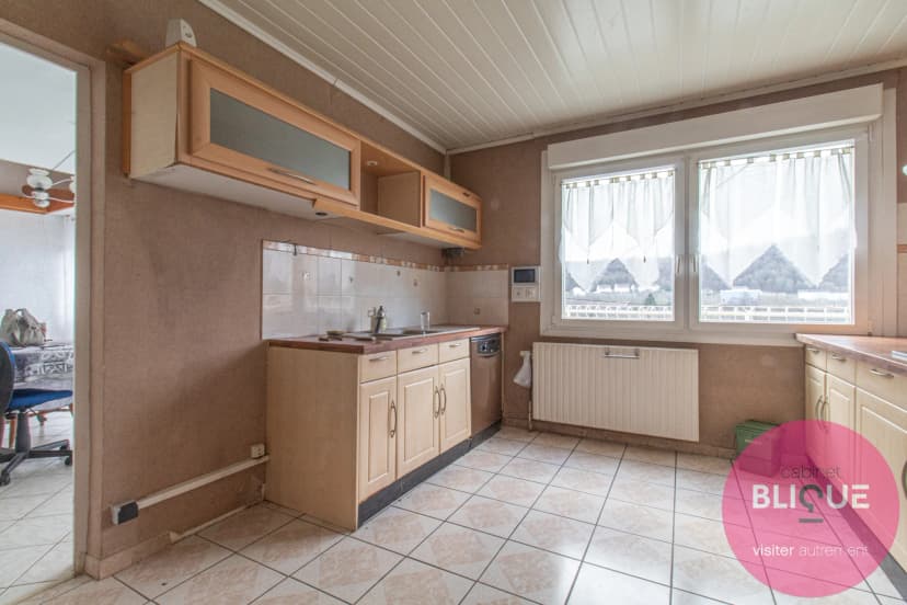 thumbnail of estate's photo