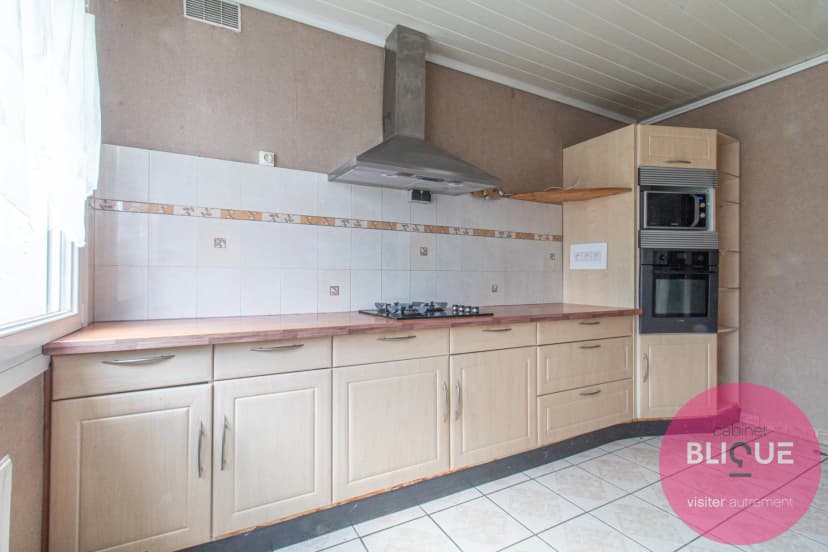 thumbnail of estate's photo