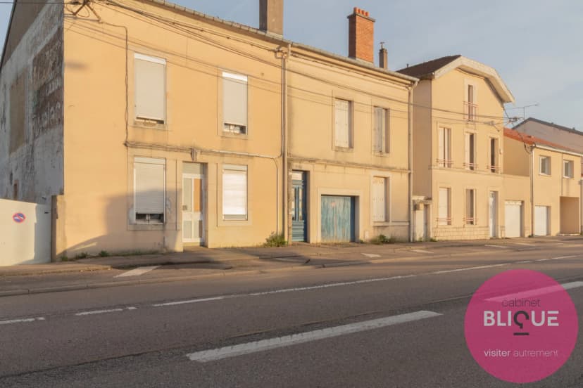 thumbnail of estate's photo