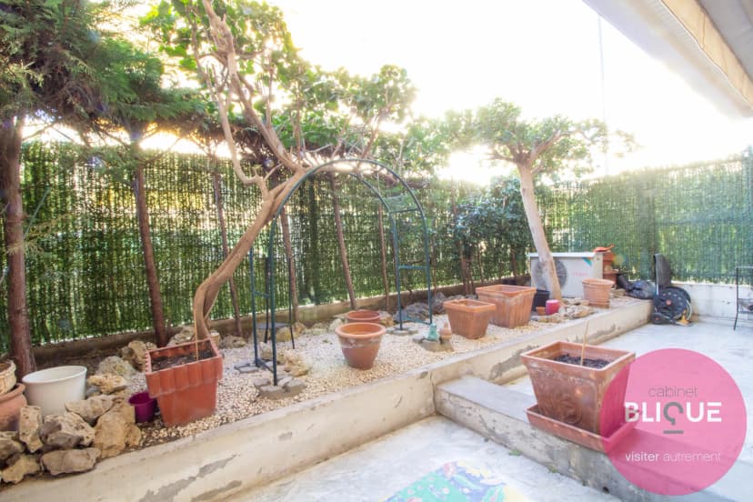 thumbnail of estate's photo