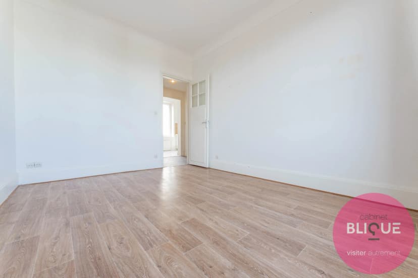 thumbnail of estate's photo