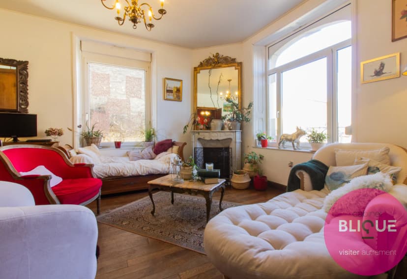 thumbnail of estate's photo