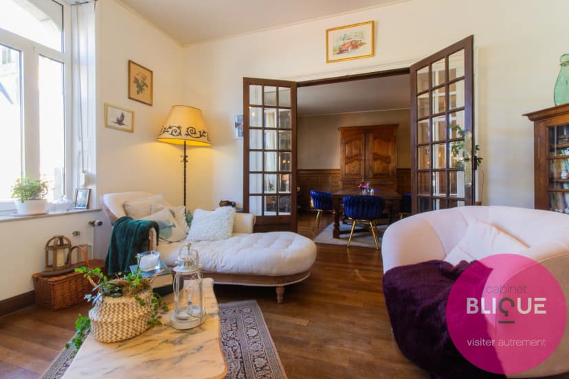 thumbnail of estate's photo