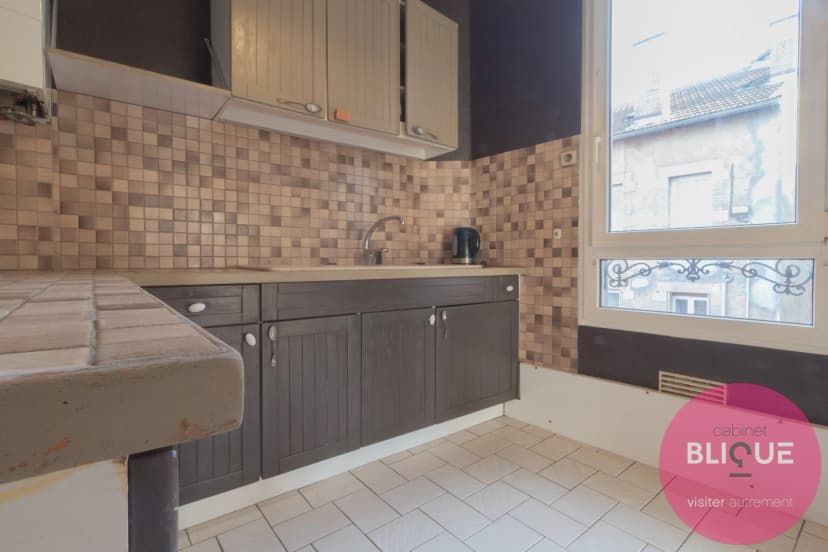 thumbnail of estate's photo