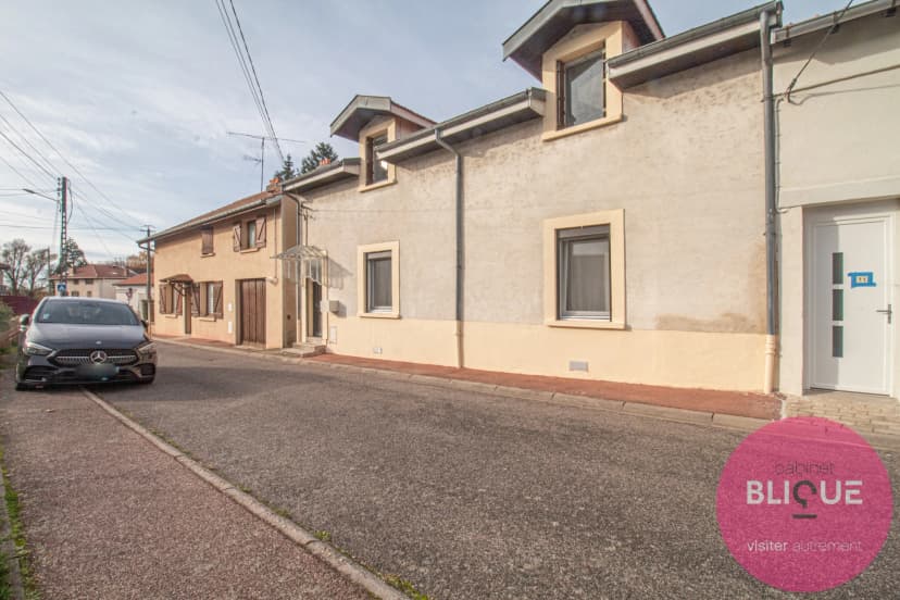 thumbnail of estate's photo