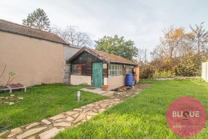 thumbnail of estate's photo