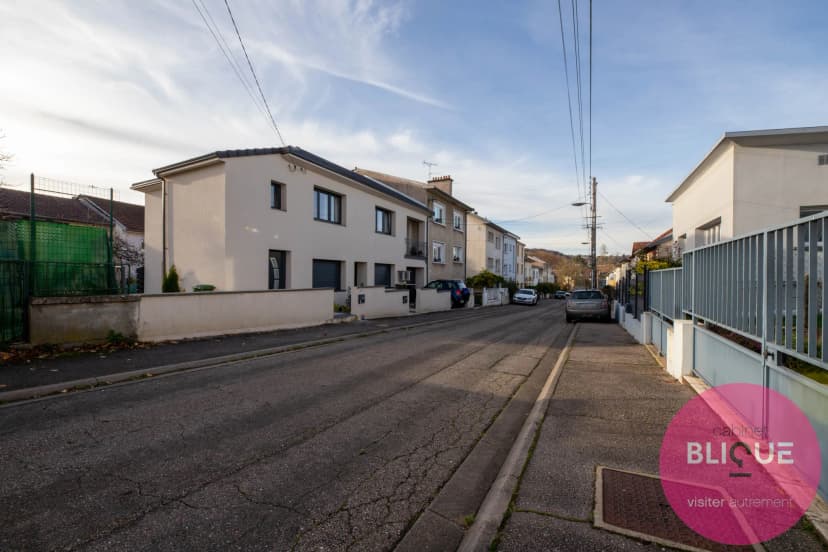 thumbnail of estate's photo