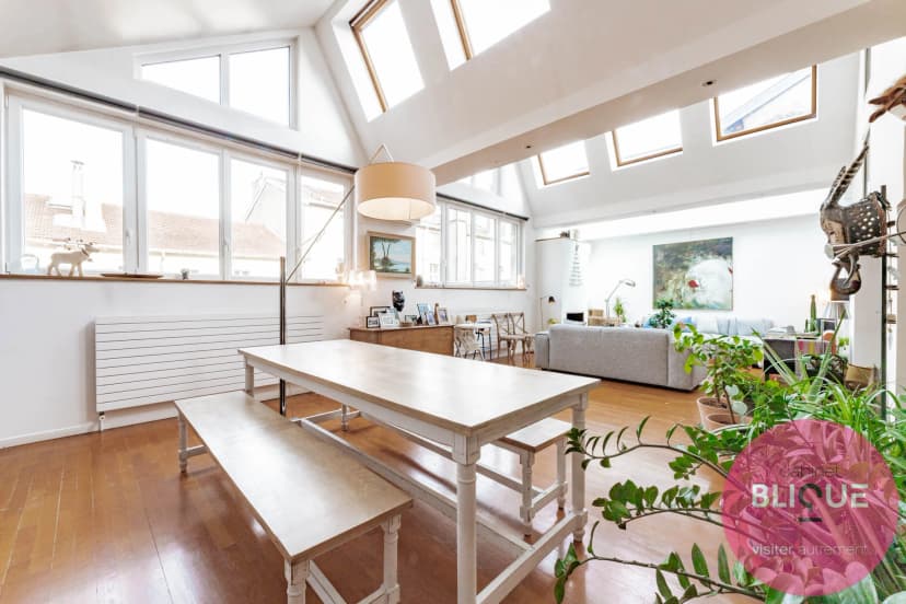 thumbnail of estate's photo