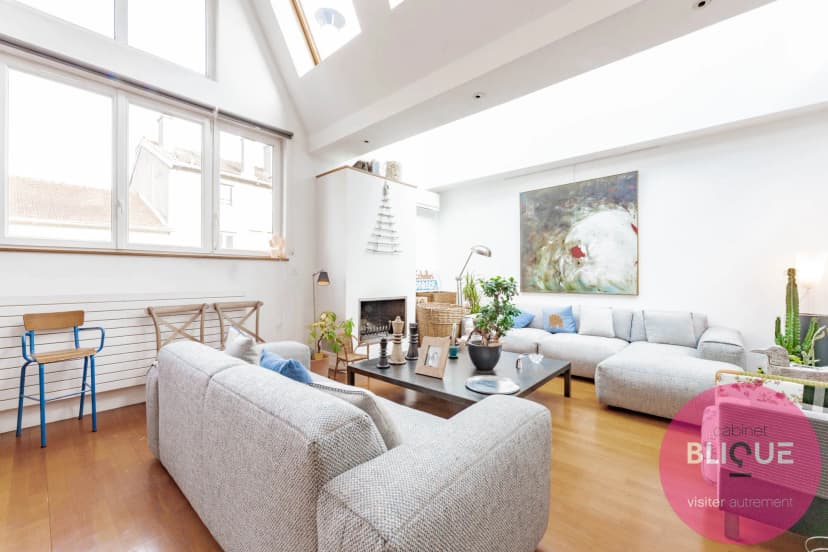 thumbnail of estate's photo