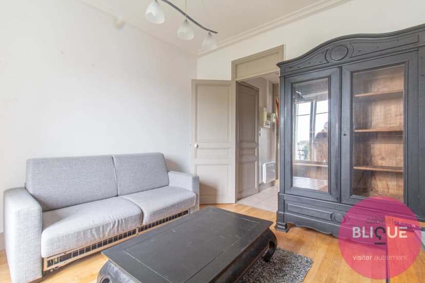 thumbnail of estate's photo