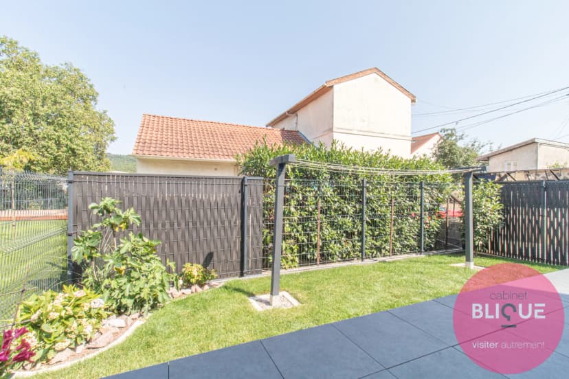 thumbnail of estate's photo