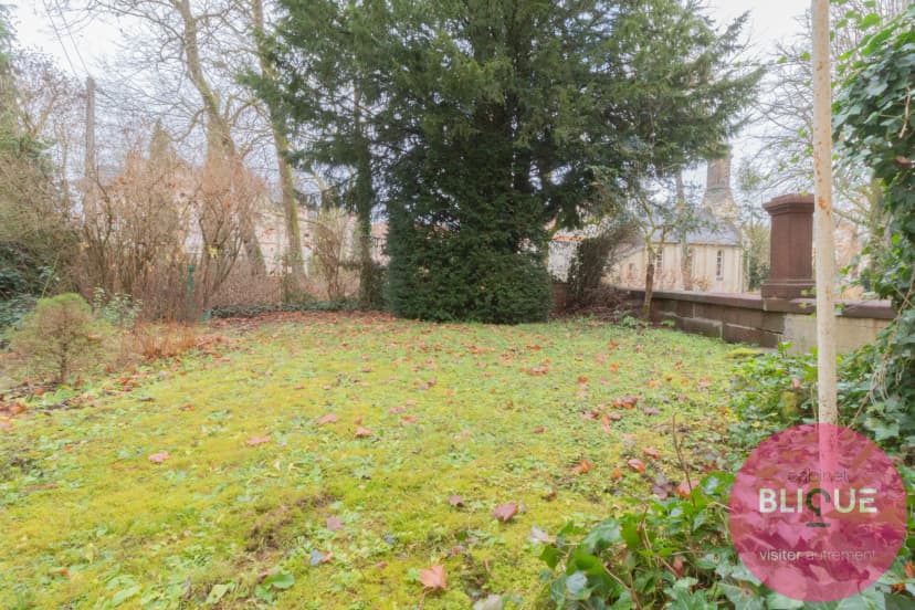 thumbnail of estate's photo