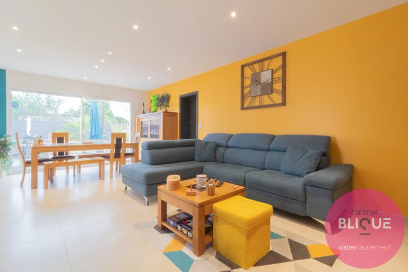 thumbnail of estate's photo