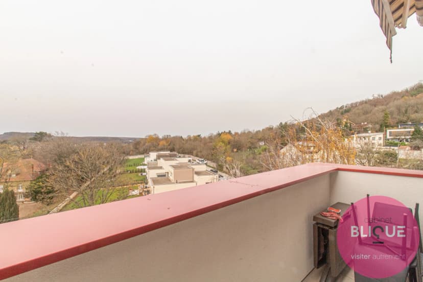 thumbnail of estate's photo