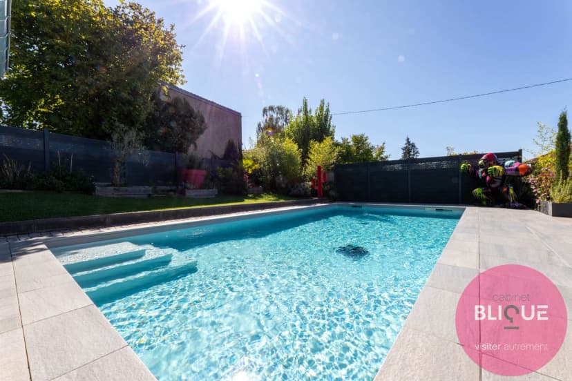 thumbnail of estate's photo