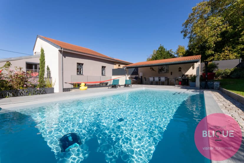 thumbnail of estate's photo