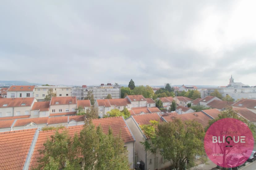 thumbnail of estate's photo