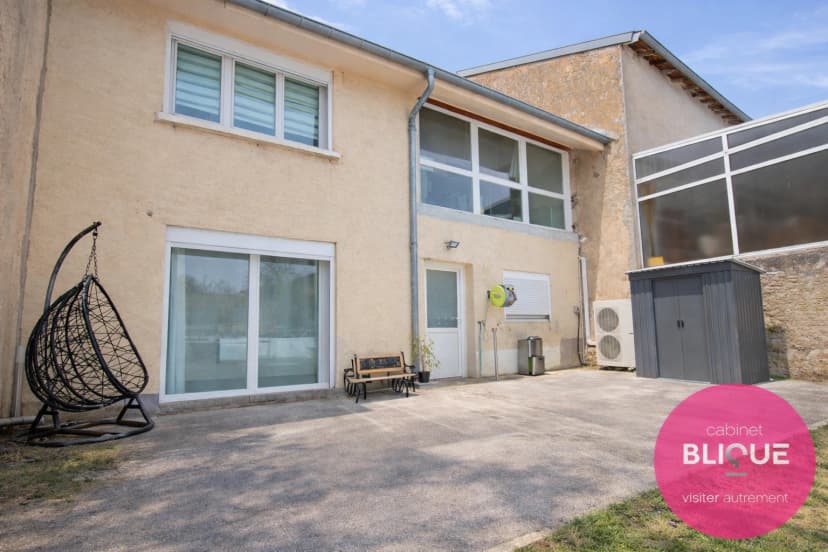 thumbnail of estate's photo