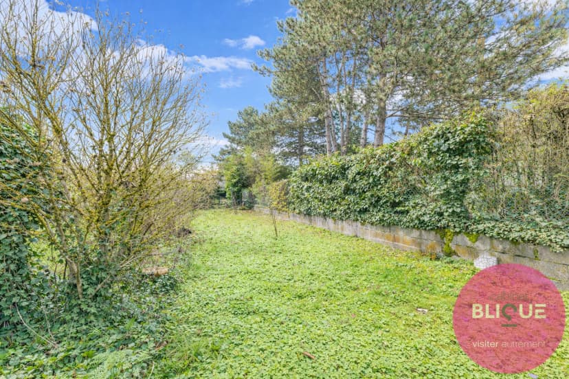 thumbnail of estate's photo