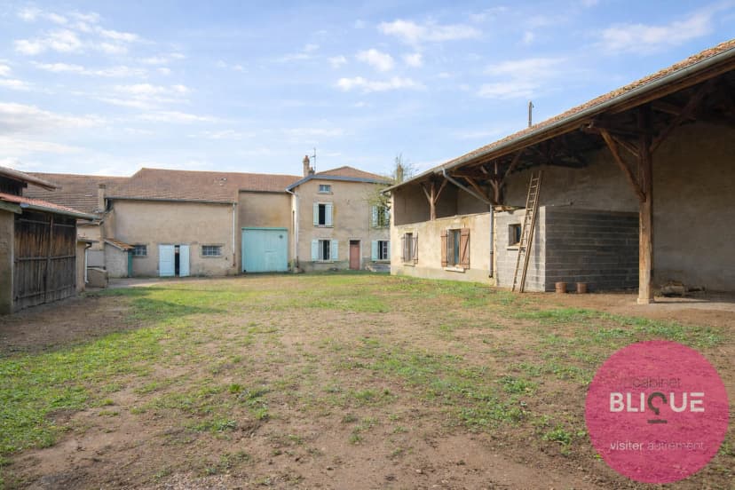 thumbnail of estate's photo