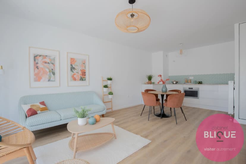 thumbnail of estate's photo