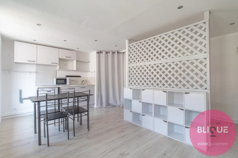 thumbnail of estate's photo