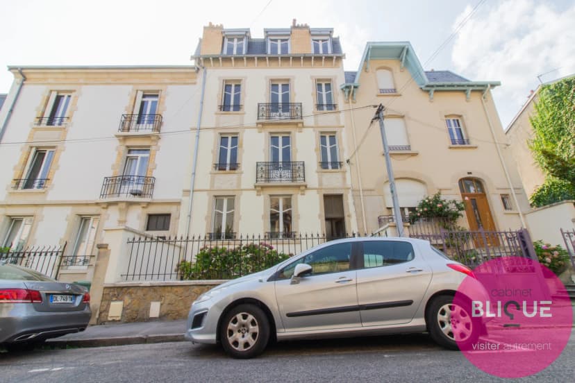 thumbnail of estate's photo