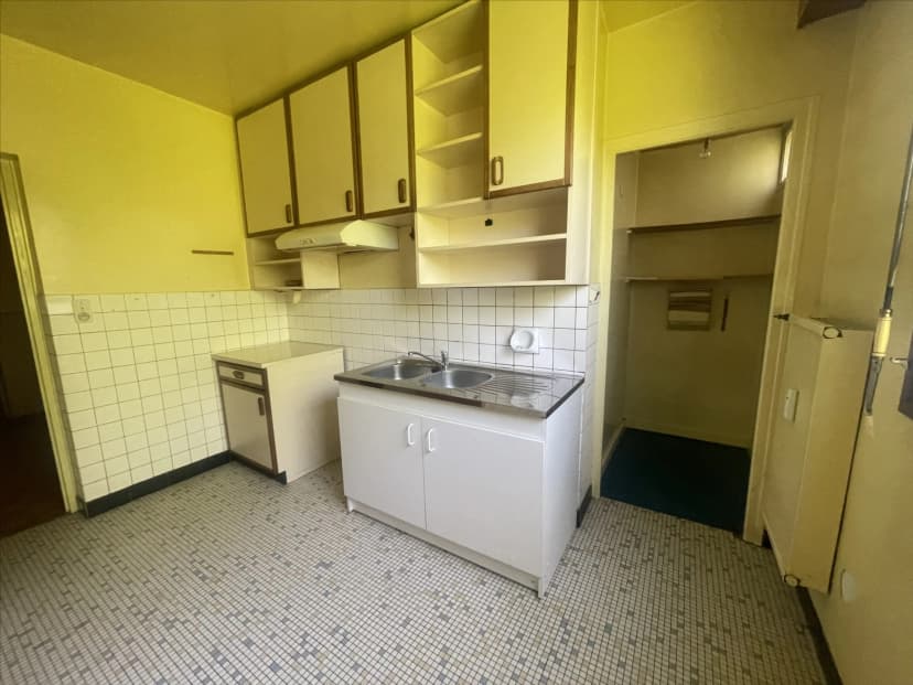 thumbnail of estate's photo