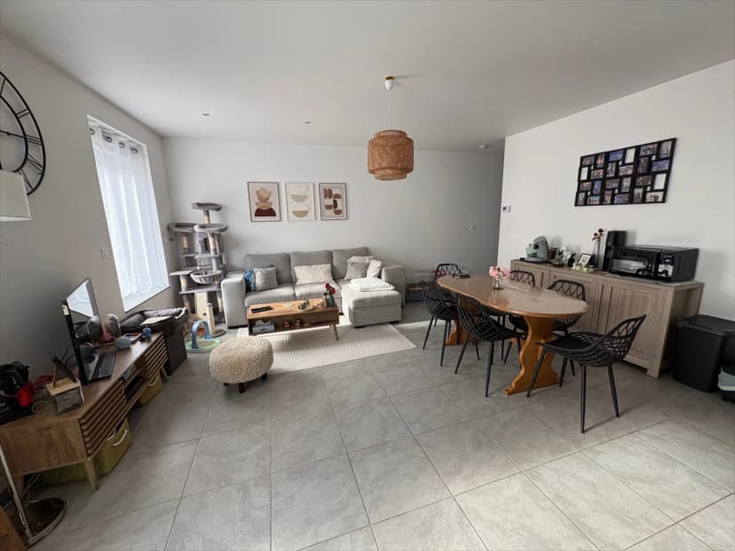 thumbnail of estate's photo