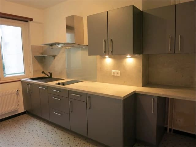 thumbnail of estate's photo