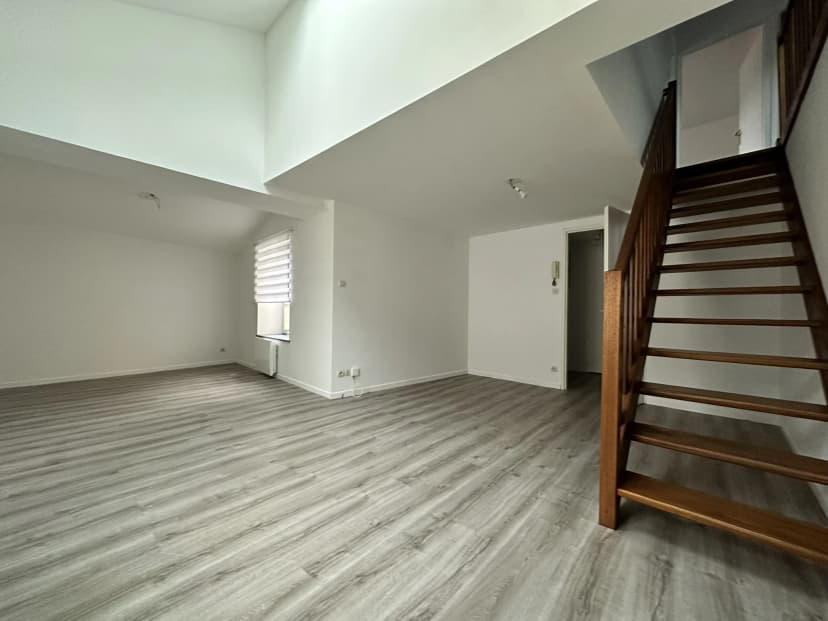 thumbnail of estate's photo