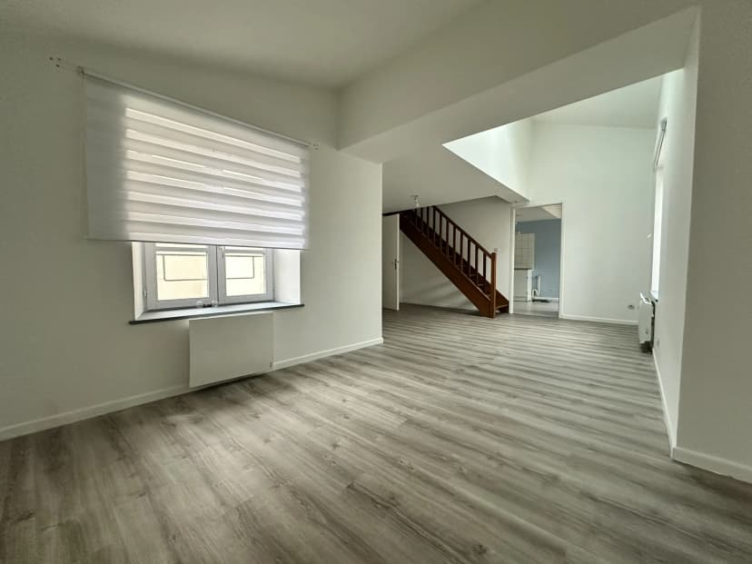 thumbnail of estate's photo