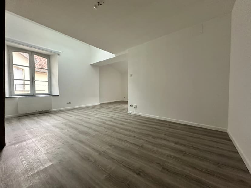 thumbnail of estate's photo