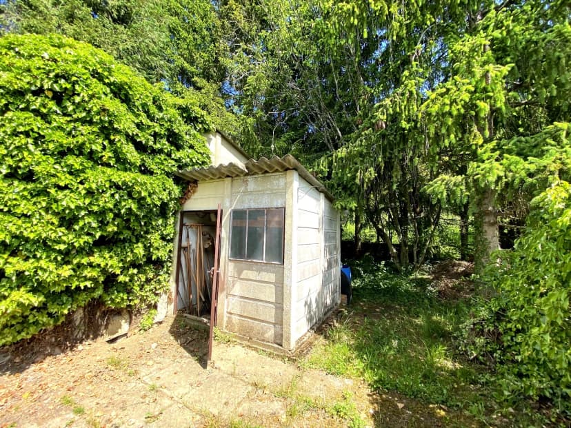 thumbnail of estate's photo