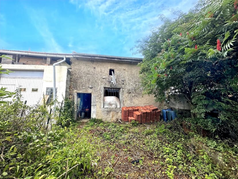 thumbnail of estate's photo