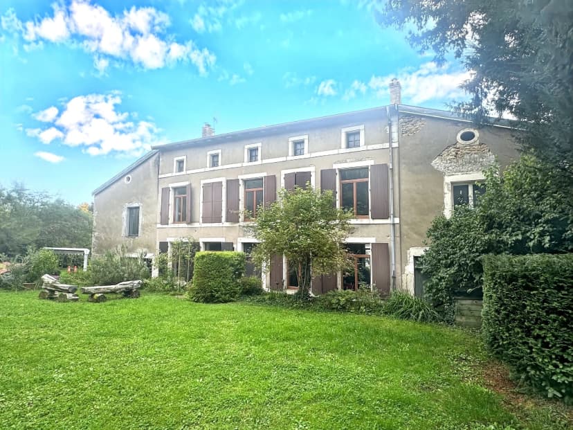 thumbnail of estate's photo