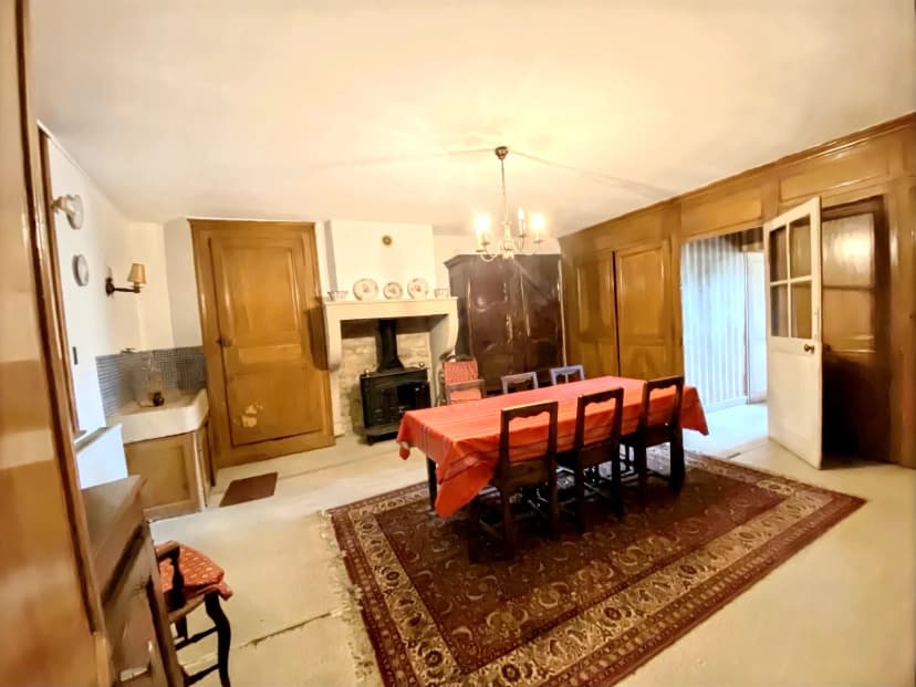 thumbnail of estate's photo