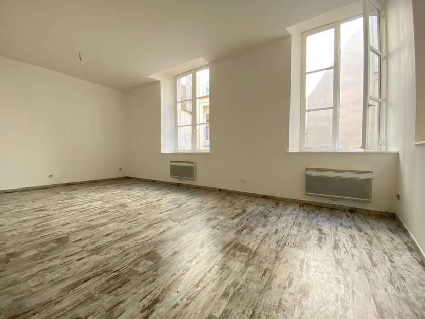 thumbnail of estate's photo