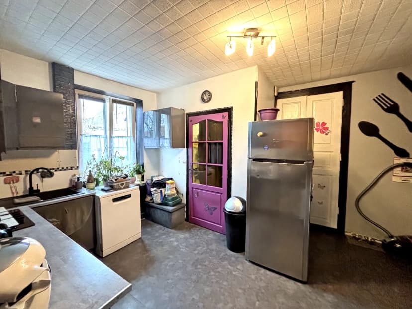 thumbnail of estate's photo