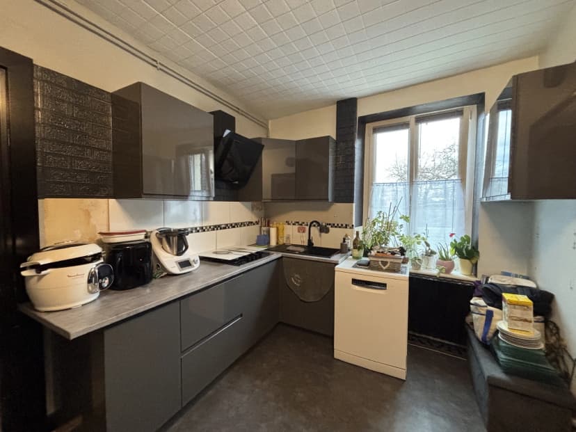 thumbnail of estate's photo