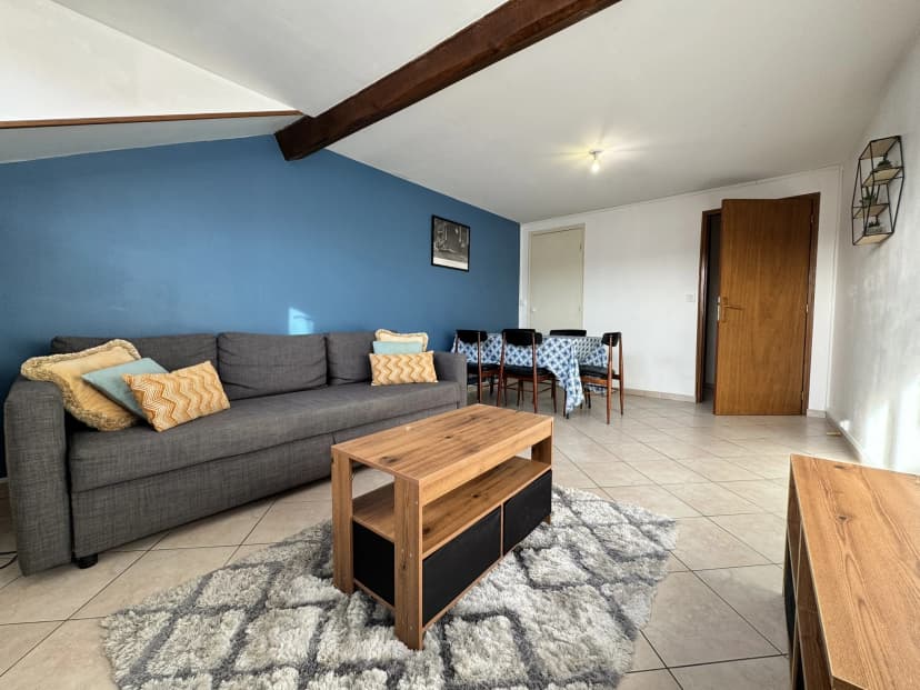 thumbnail of estate's photo