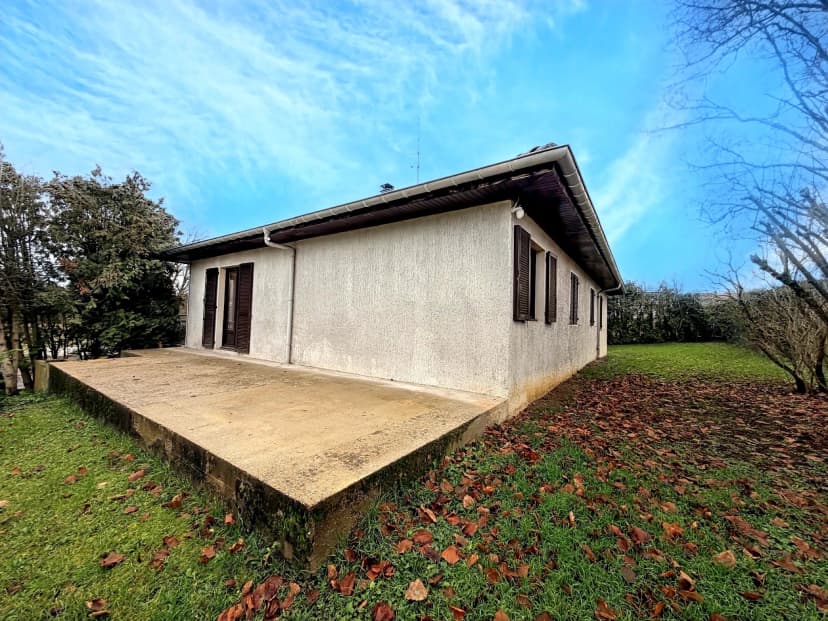 thumbnail of estate's photo