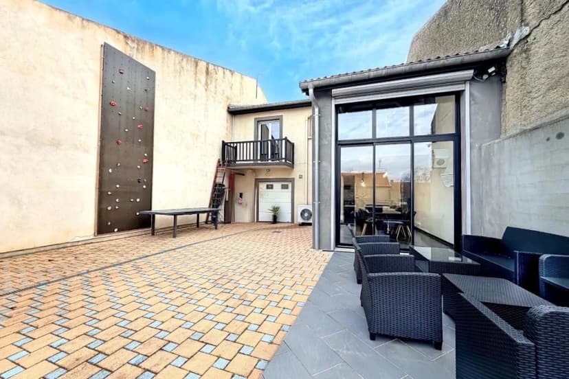 thumbnail of estate's photo